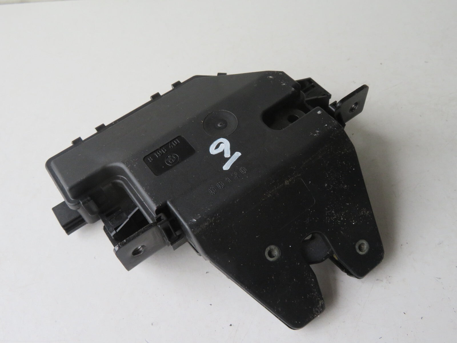 BMW E46 SALOON TAILGATE BOOT LOCK CATCH 8196401 1998-2006 A1242-9