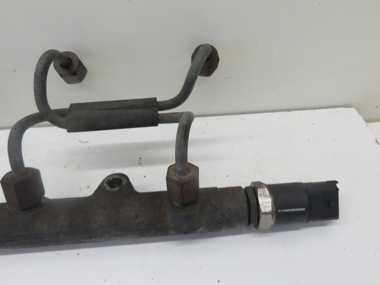 LAND ROVER FREELANDER 1 DIESEL FUEL INJECTOR RAIL WITH PIPES  1997-2006 1107-7