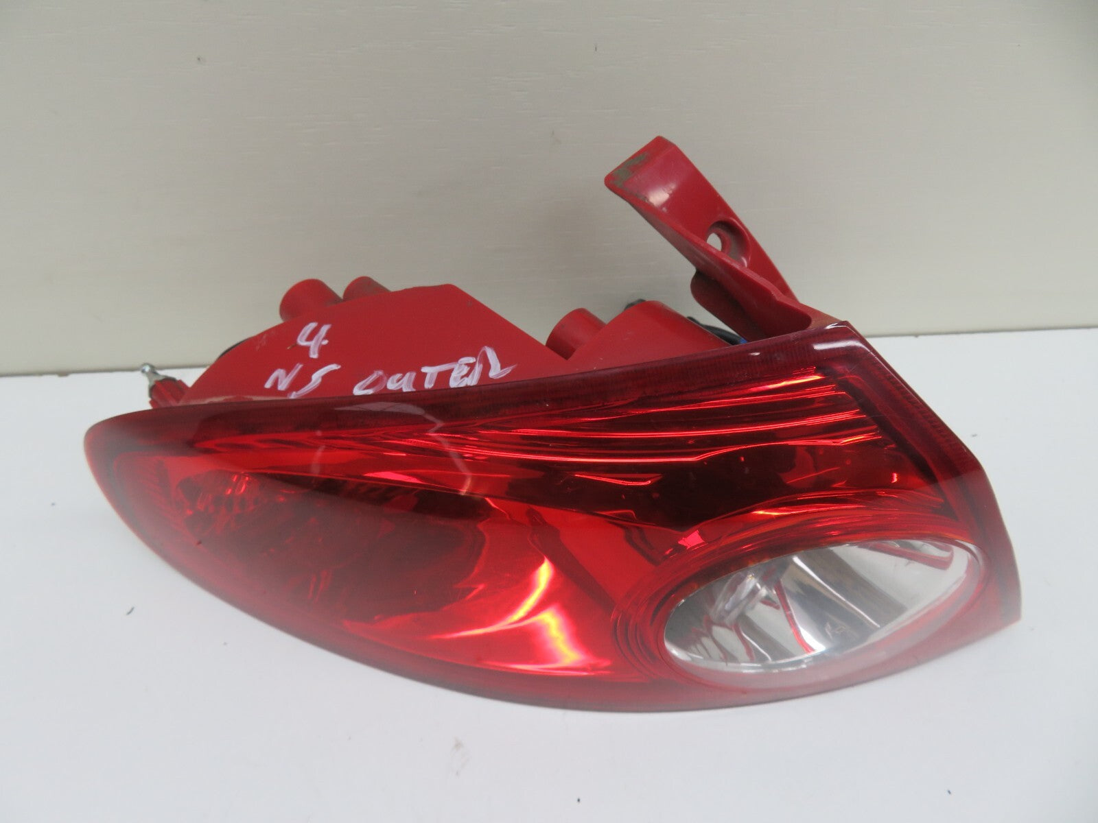 CHEVROLET LACETTI NSR REAR DRIVER TAIL LIGHT OUTER 2004-2010 1434-3