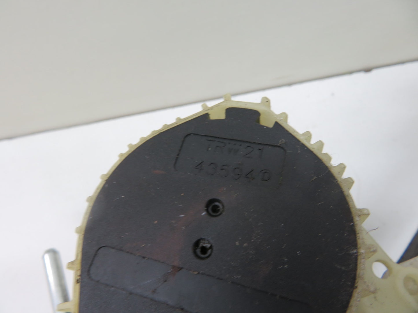 VAUXHALL CORSA NSF PASSENGER SEAT BELT 09114857 2000-2006 1530-1