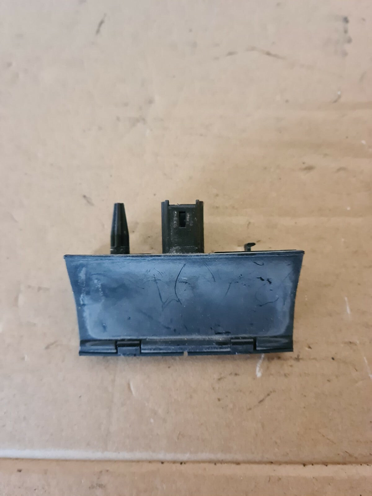 CITROEN C3 REAR TAILGATE BOOT BUTTON HANDLE 9638861177 2002-2005