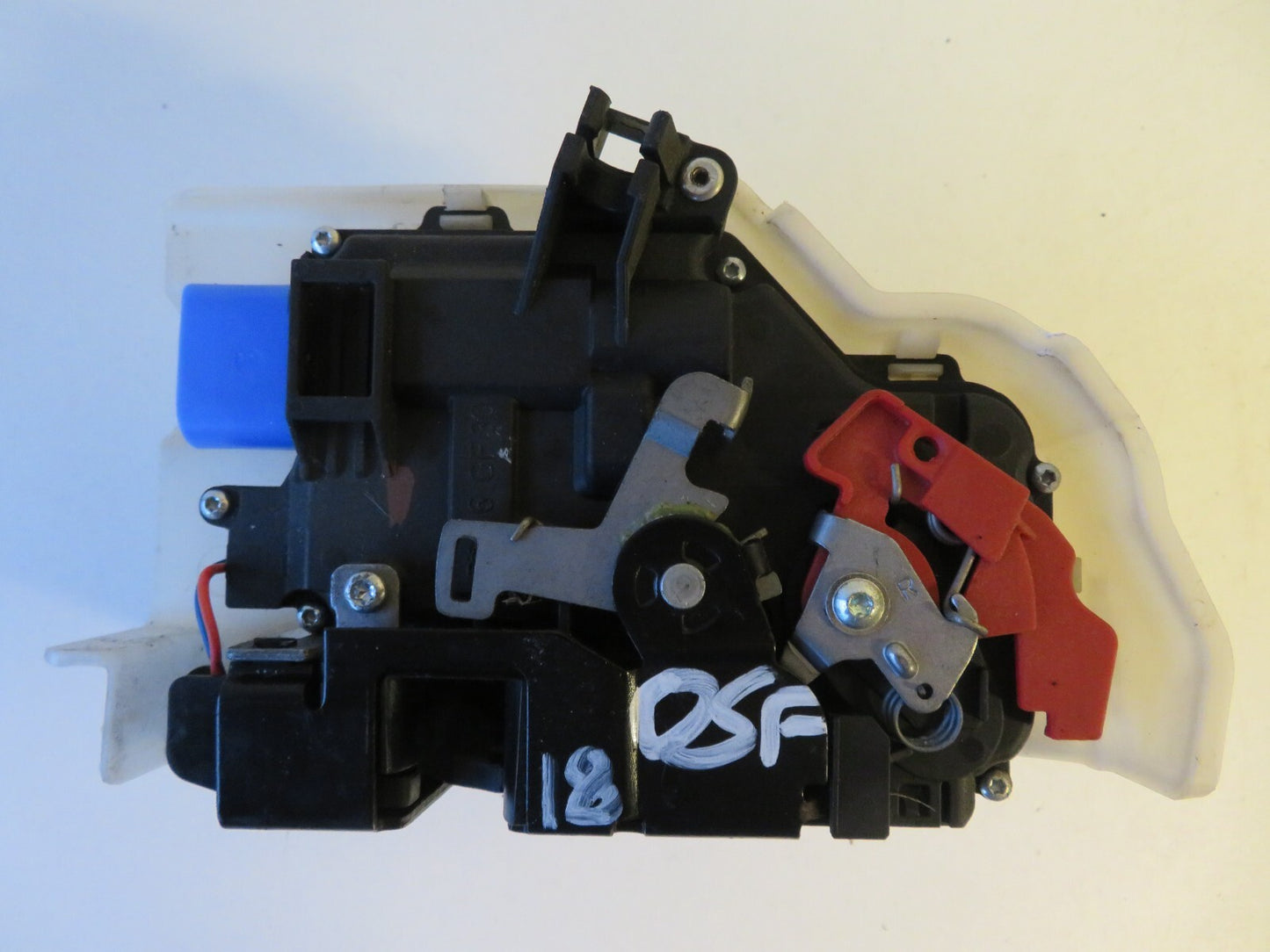 VOLKSWAGEN VW TOURAN OSF DOOR LOCK CATCH 2003-2010 AMS1452-18