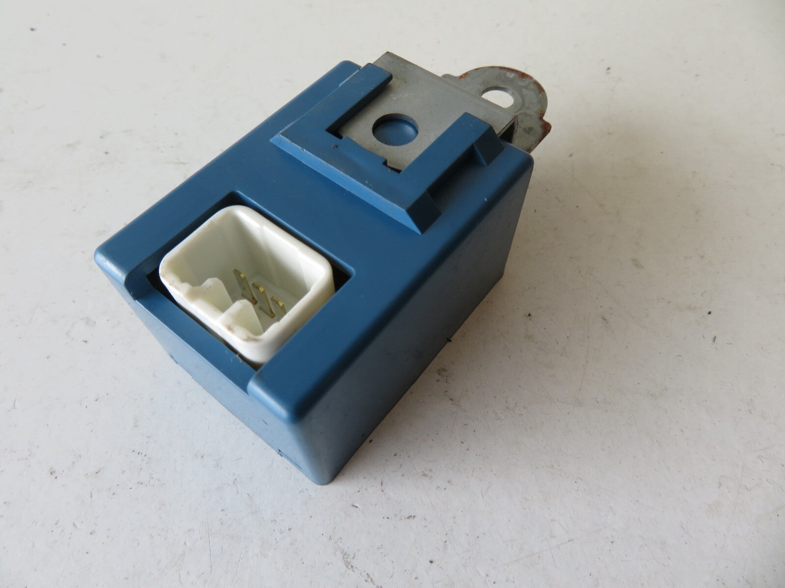 DAIHATSU SIRION WIPER CONTROL RELAY 85940-16080 2005-2010 ACS1720