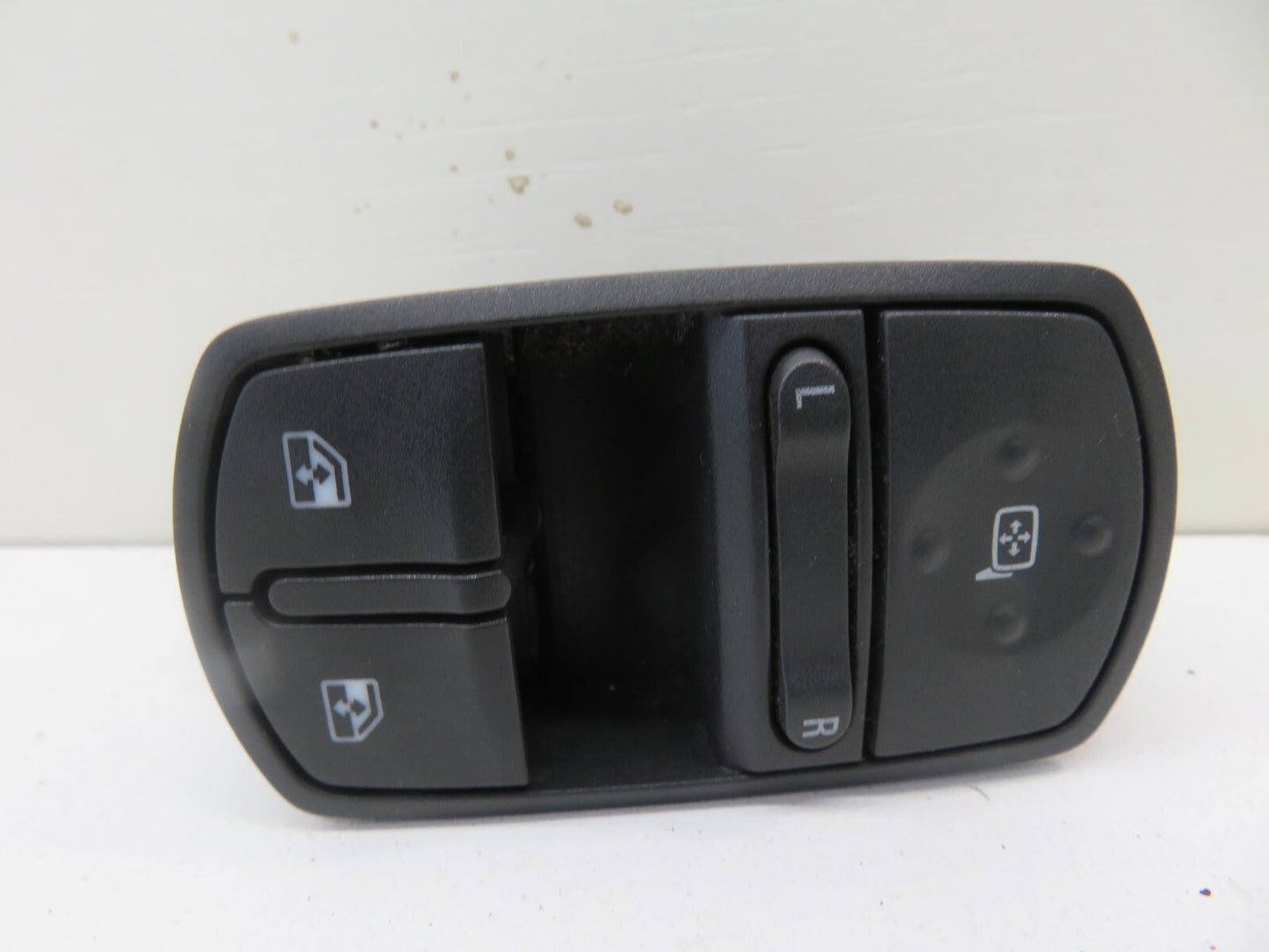 VAUXHALL CORSA D OS DRIVER WINDOW SWITCHES 2006-2011 1700-12