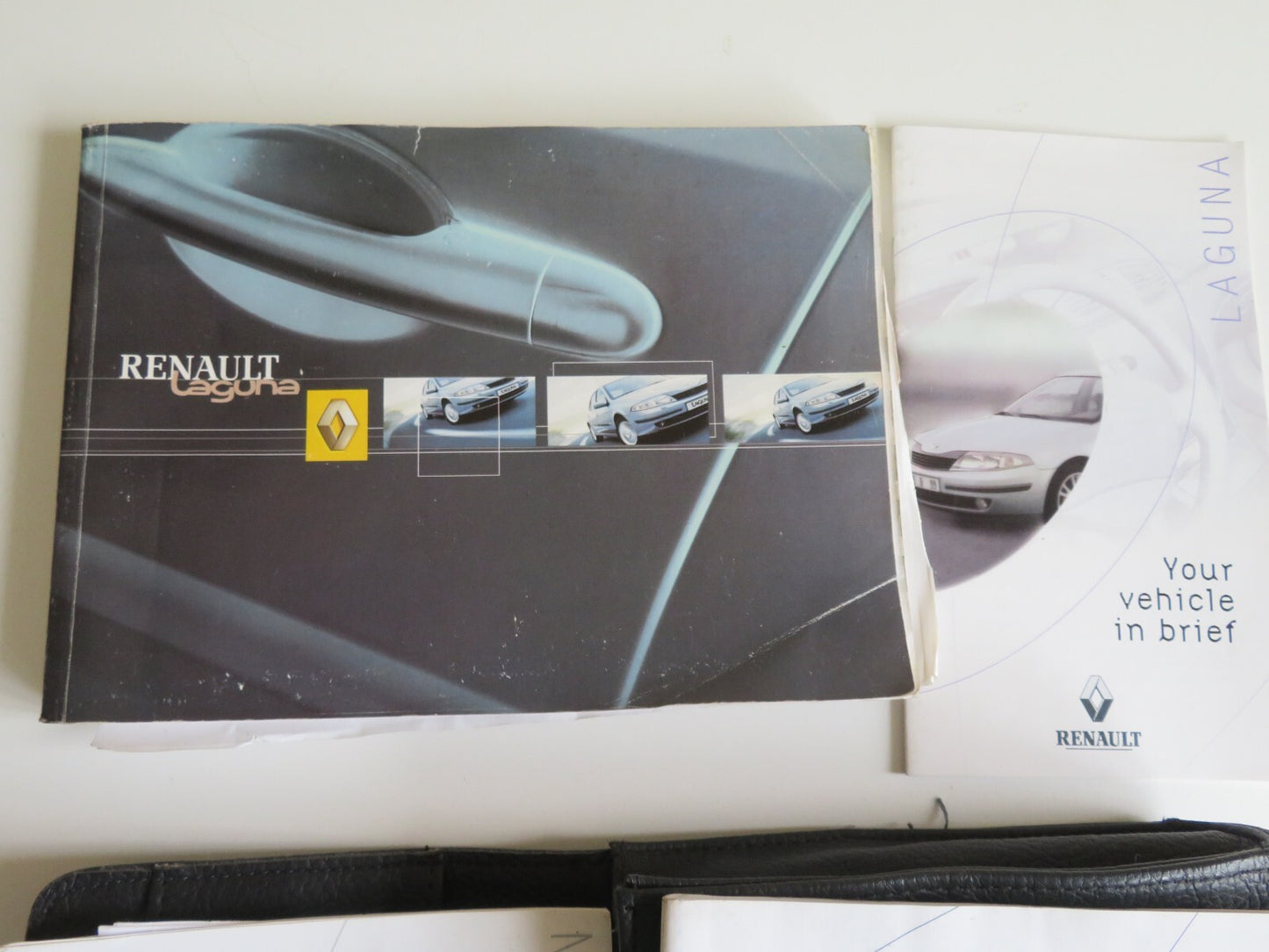RENAULT LAGUNA OWNERS MANUAL WITH FOLDER 2000-2006 HM3-9