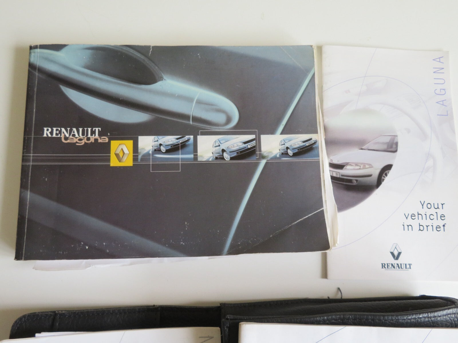 RENAULT LAGUNA OWNERS MANUAL WITH FOLDER 2000-2006 HM3-9