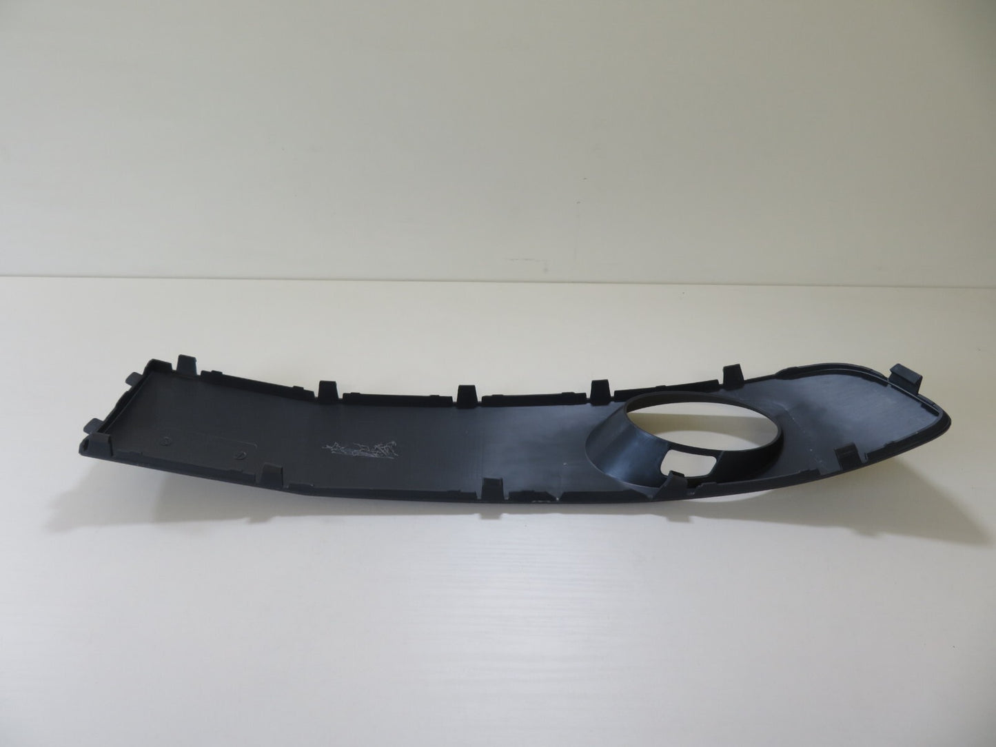 LH PASSENGER NS FRONT BUMPER GRILLE FOG SURROUND FOR VW TRANSPORTER 2003-2015