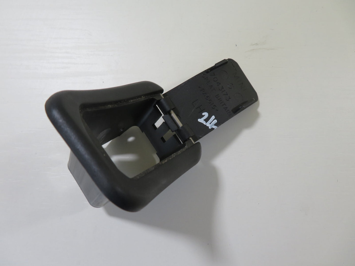 BMW MINI COOPER R50 R52 REAR SEAT ISOFIX COVER TRIM 7043173 2001-2006 1325-24