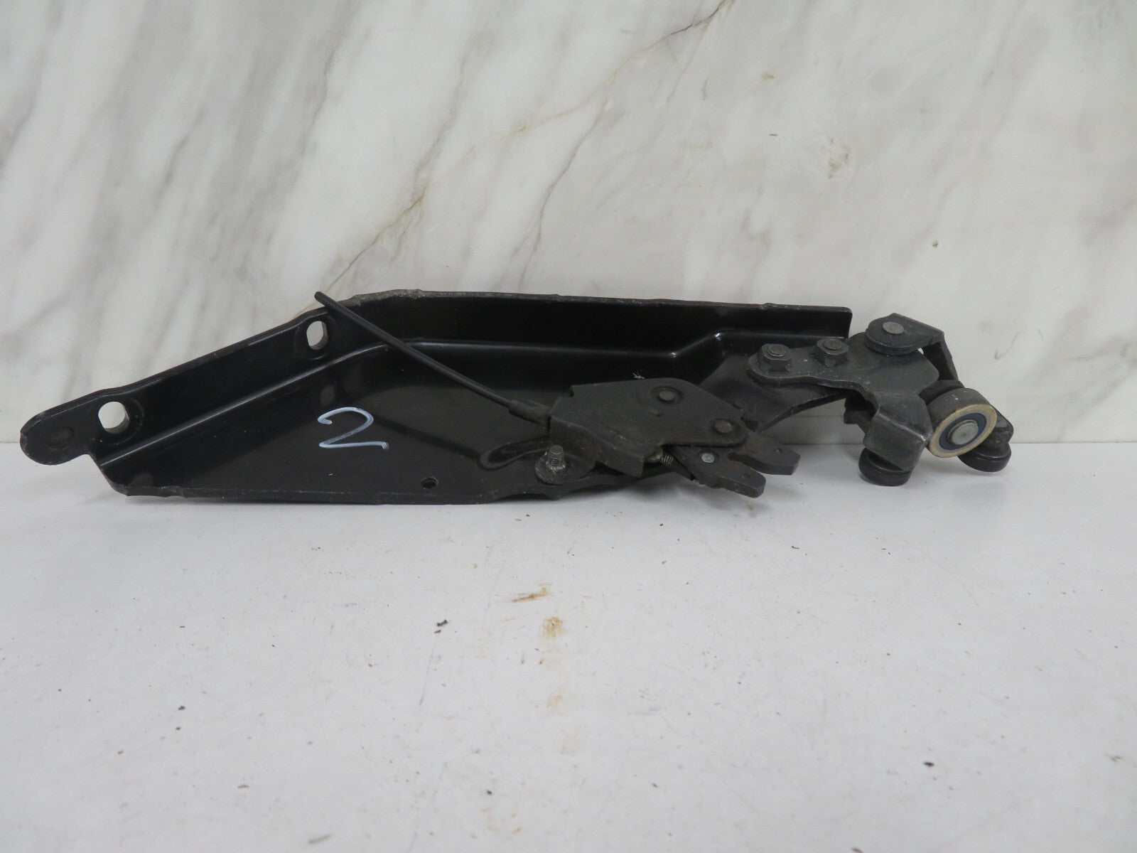 MAZDA 5 MPV OSR SLIDING DOOR HINGE BOTTOM ROLLER 2005-2010 1520-2