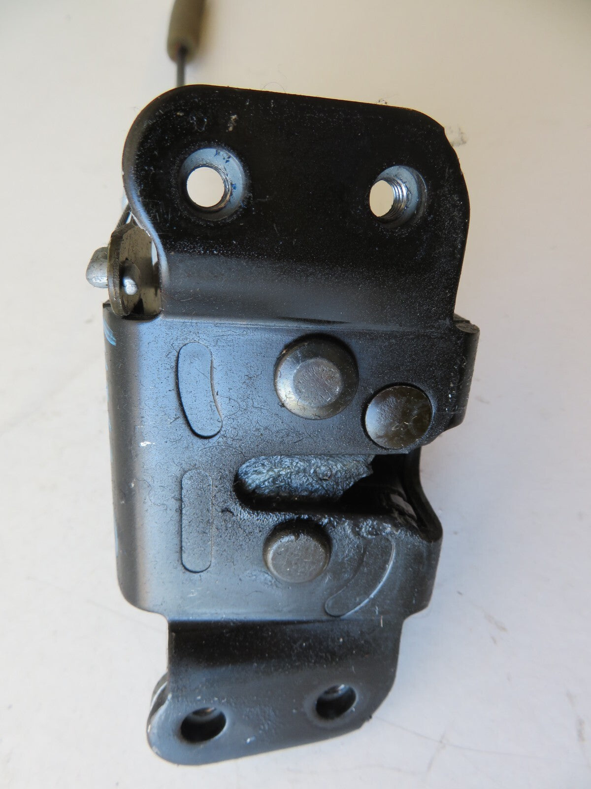 MAZDA RX8 OS DRIVER REAR BOTTOM DOOR LOCK CATCH 2003-2008 AMS1403 SA