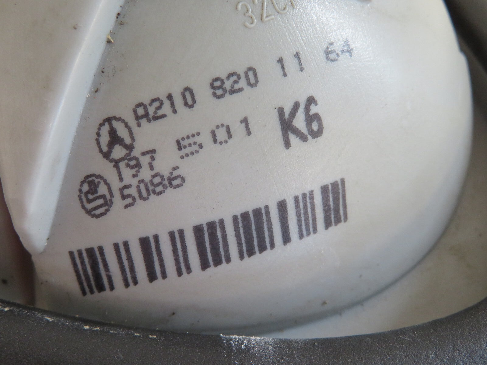 MERCEDES E CLASS W210 NS REAR TAIL LIGHT A2108201164 1995-2002 A1129-4