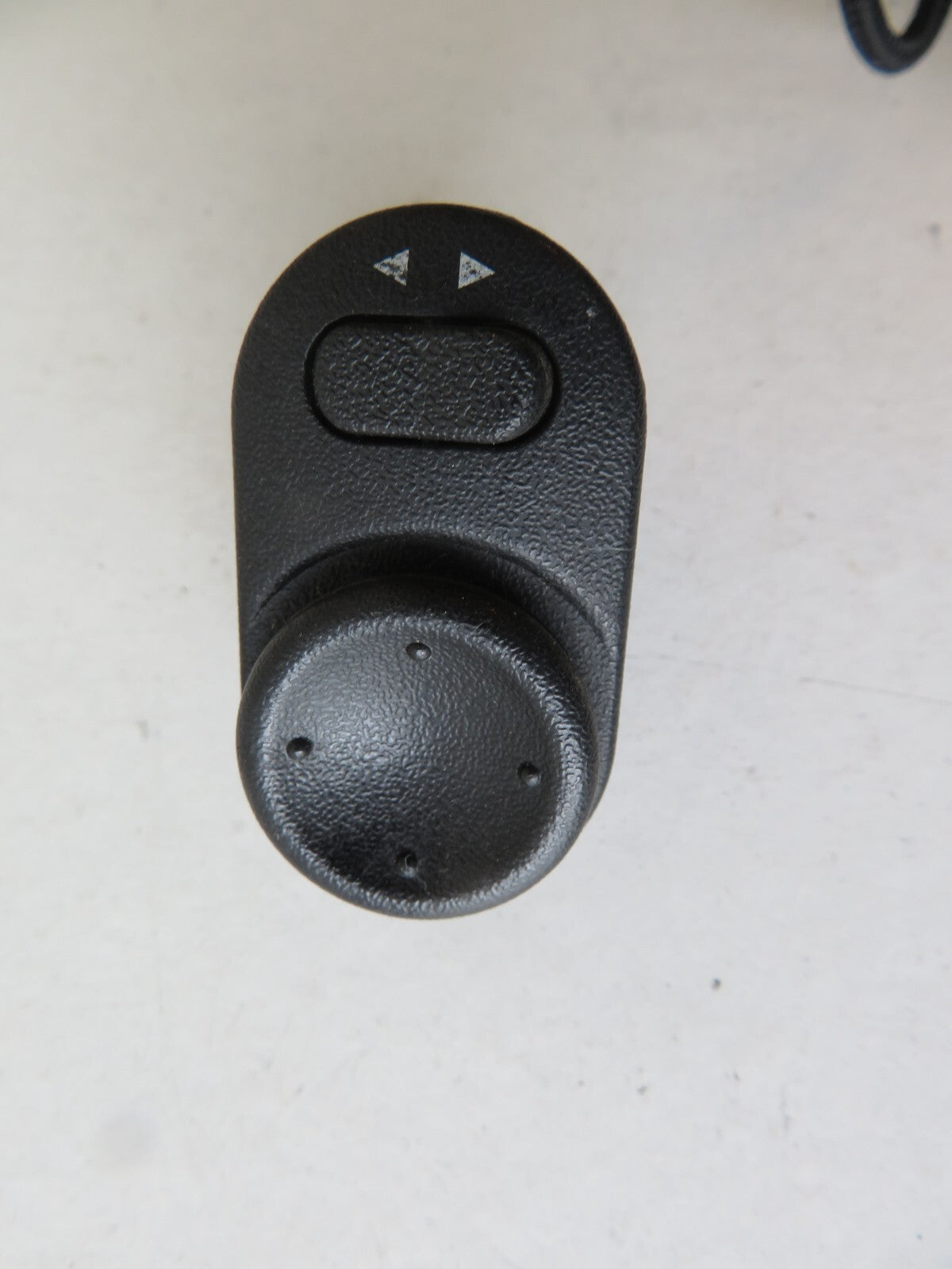 SUZUKI IGNIS MIRROR CONTROL SWITCH 37950-83E20 2000-2008 AMS1137