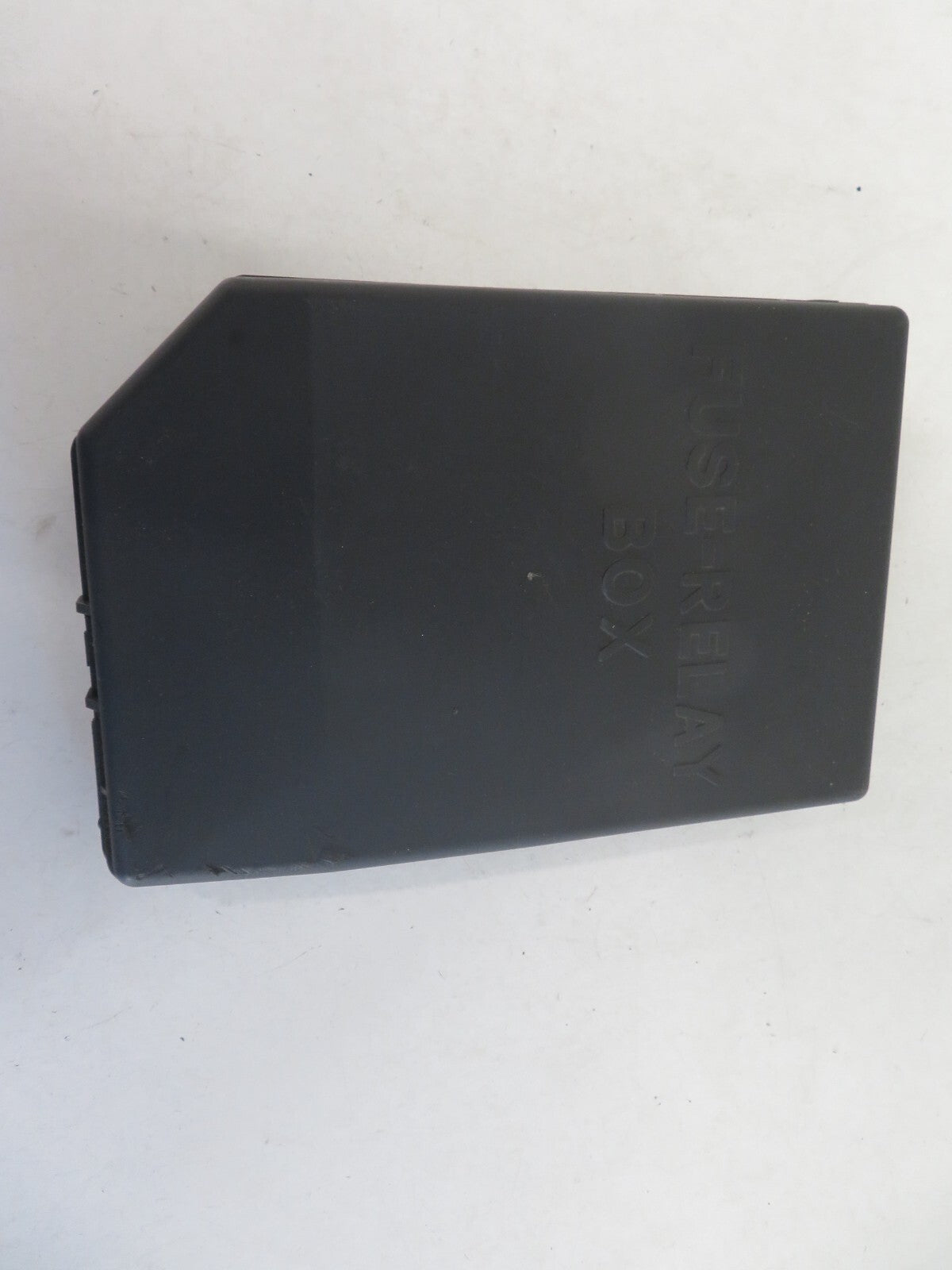 HYUNDAI TIBURON COUPE ENGINE BAY FUSE BOX COVER 91210-2C300 1996-2001 MIX1411-17