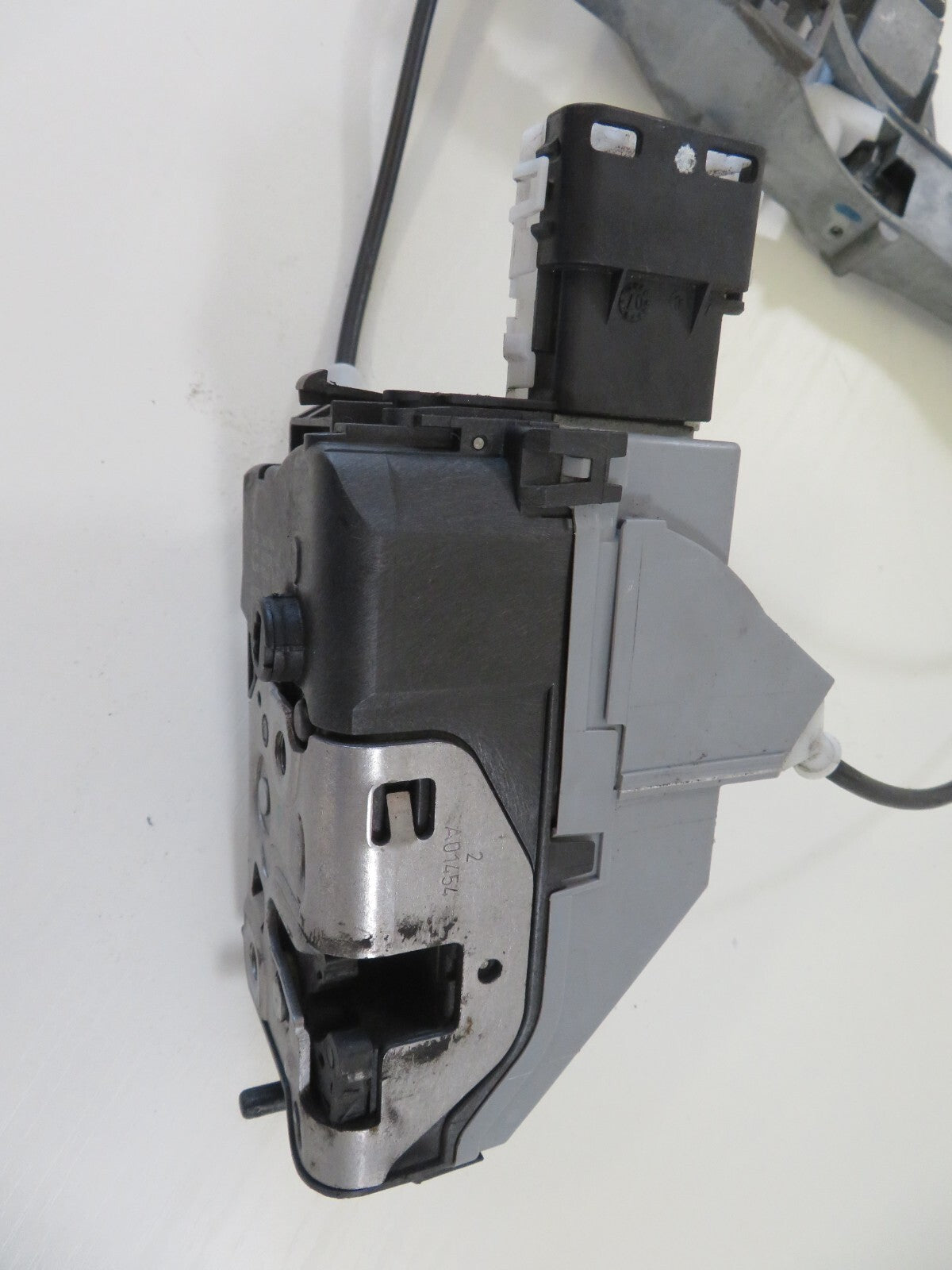 PEUGEOT 308 OSR DOOR LOCK CATCH 2007-2013 1410-1