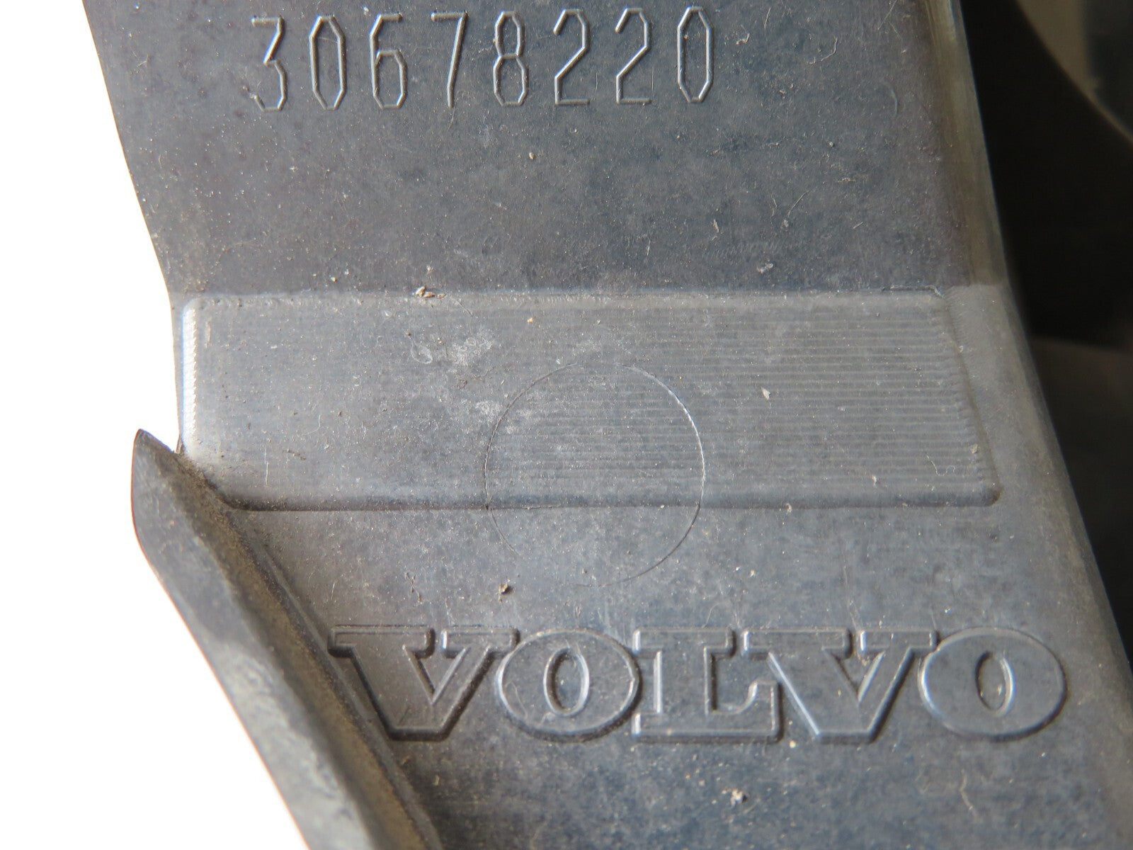 VOLVO XC90 NS PASSENGER REAR TAIL LIGHT UPPER 2002-2006