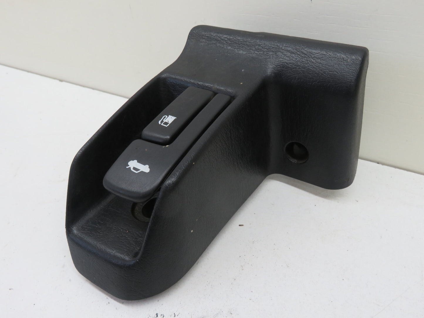 TOYOTA MR2 MK2 SW20 FUEL AND BOOT RELEASE LEVER TRIM 1990-1999 0700