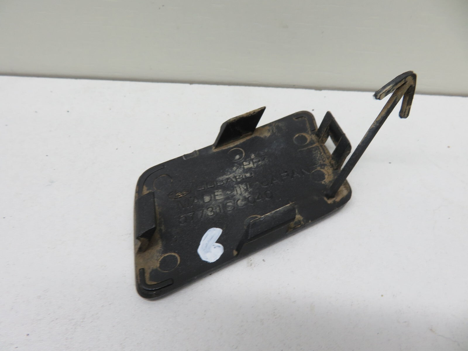 SUBARU FORESTER FRONT BUMPER TOW EYE COVER 57731SC040 2008-2013 A601-8