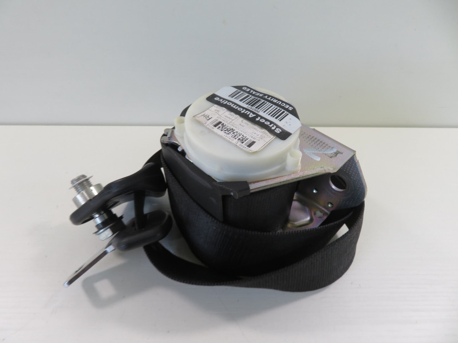 FIAT 500 OSR DRIVER REAR SEAT BELT 07354517380 2007-2014 1728-7