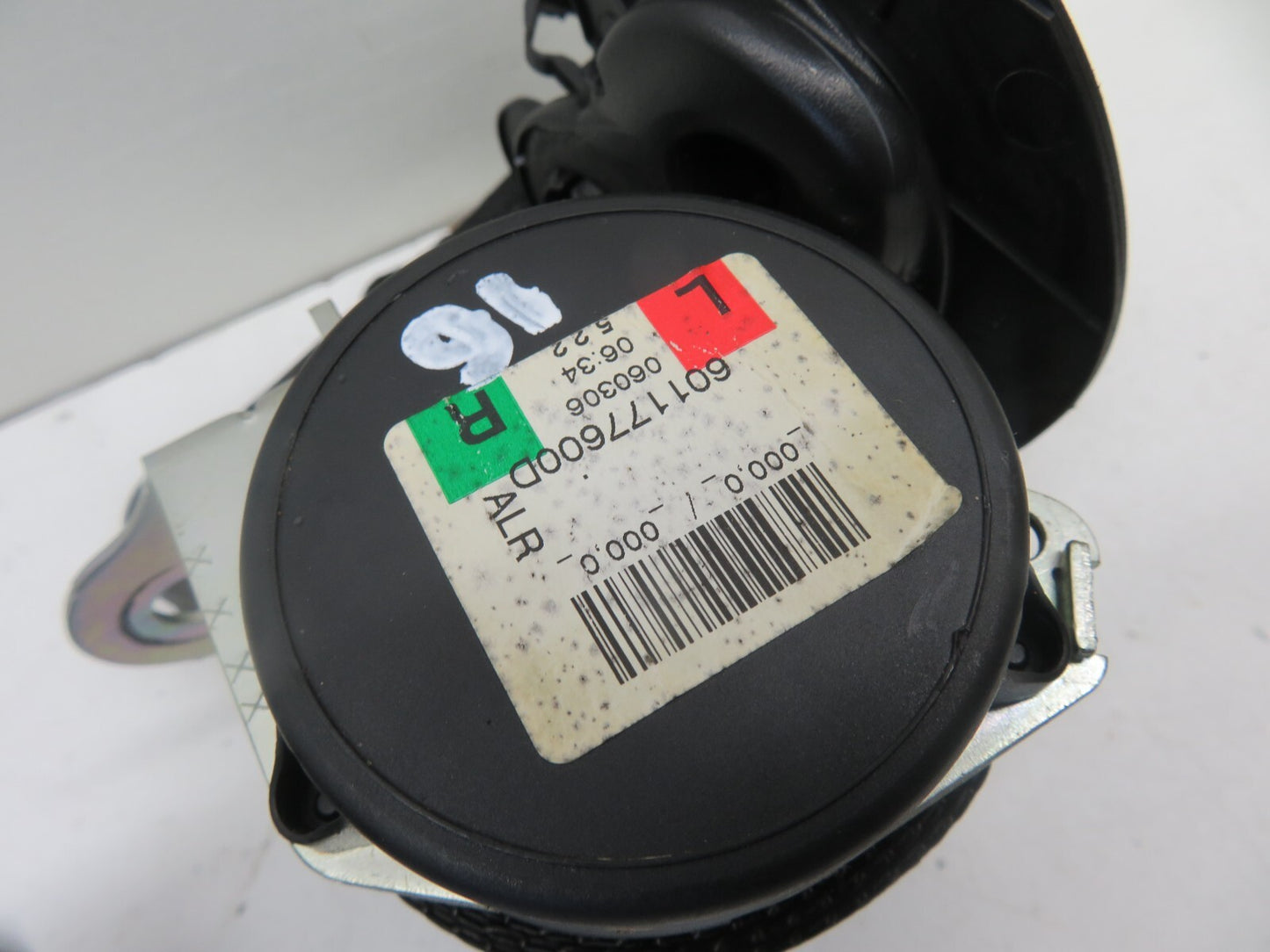 LAND ROVER FREELANDER 1 REAR SEAT BELT 601177600D 1997-2006 1730-16