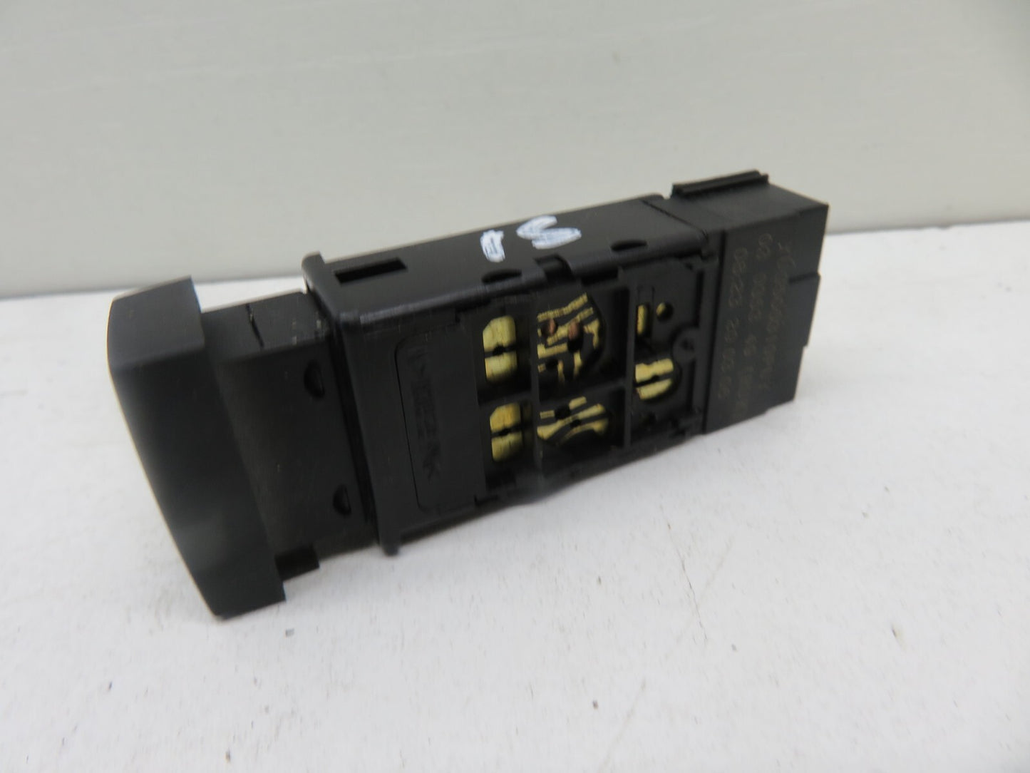LAND ROVER FREELANDER 1 AIR CIRCULATION SWITCH YUG500310 2004-2006 1752-15