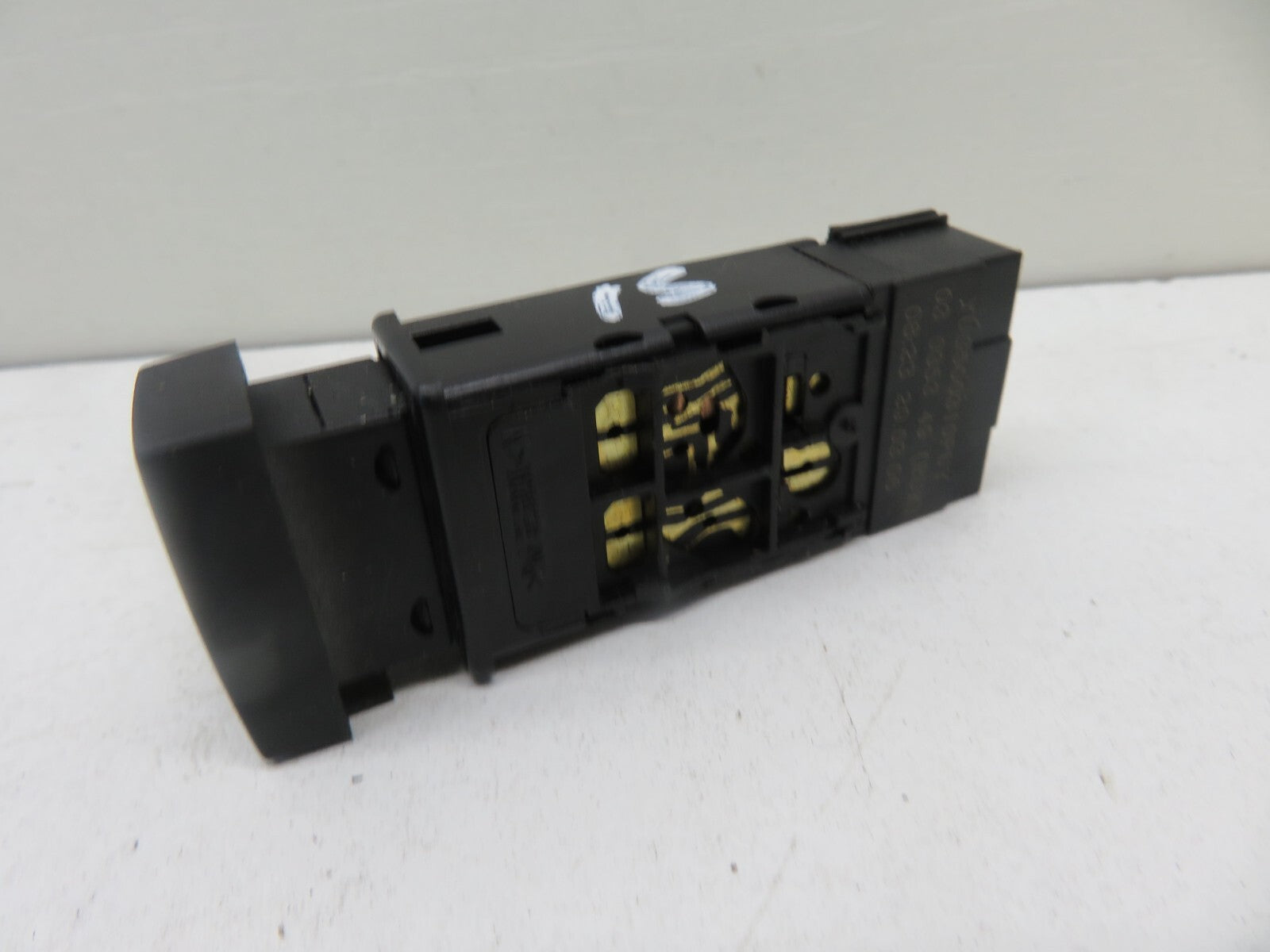LAND ROVER FREELANDER 1 AIR CIRCULATION SWITCH YUG500310 2004-2006 1752-15
