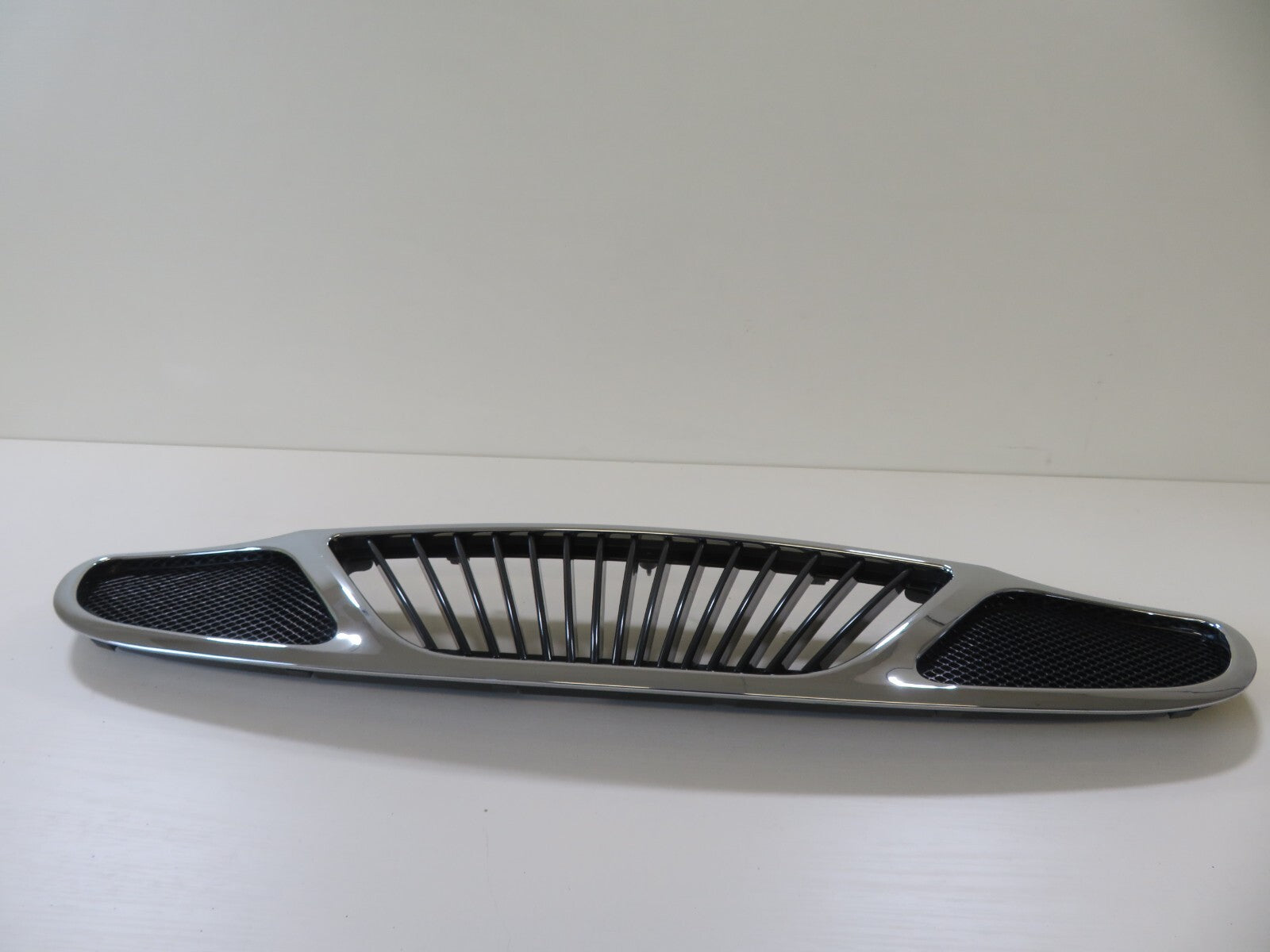 FRONT GRILLE FOR DAEWOO LANOS NUBIRA FOR YEARS 1998-2002