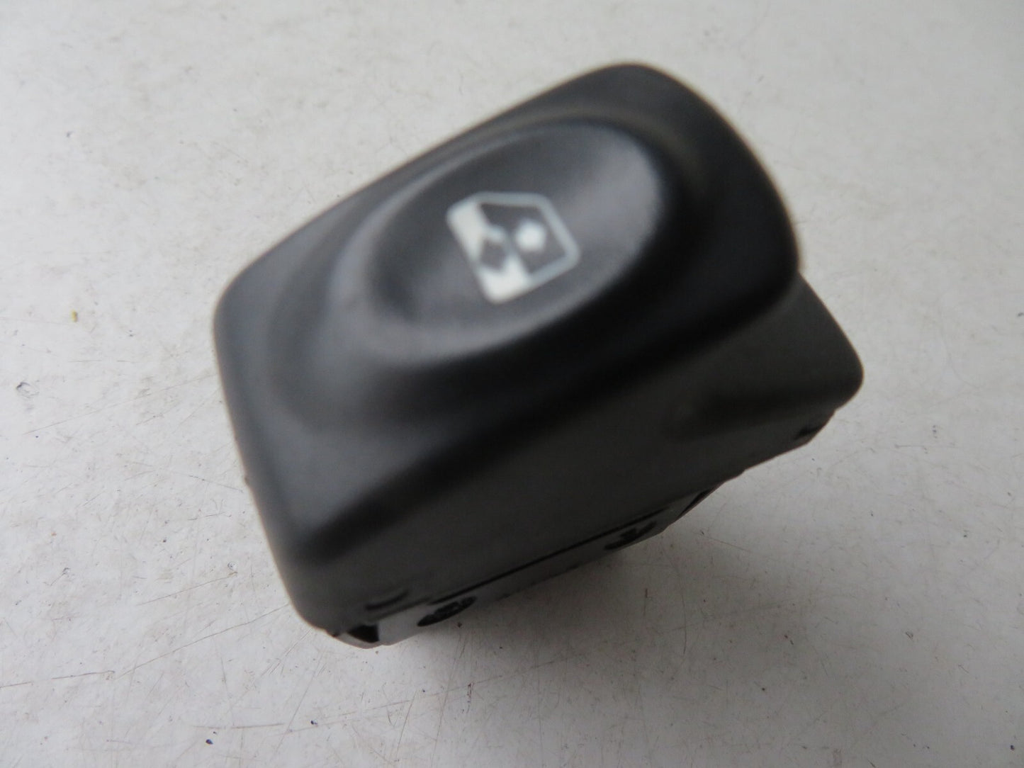 RENAULT MEGANE MK1 WINDOW SWITCH 1999-2002 A1117-7