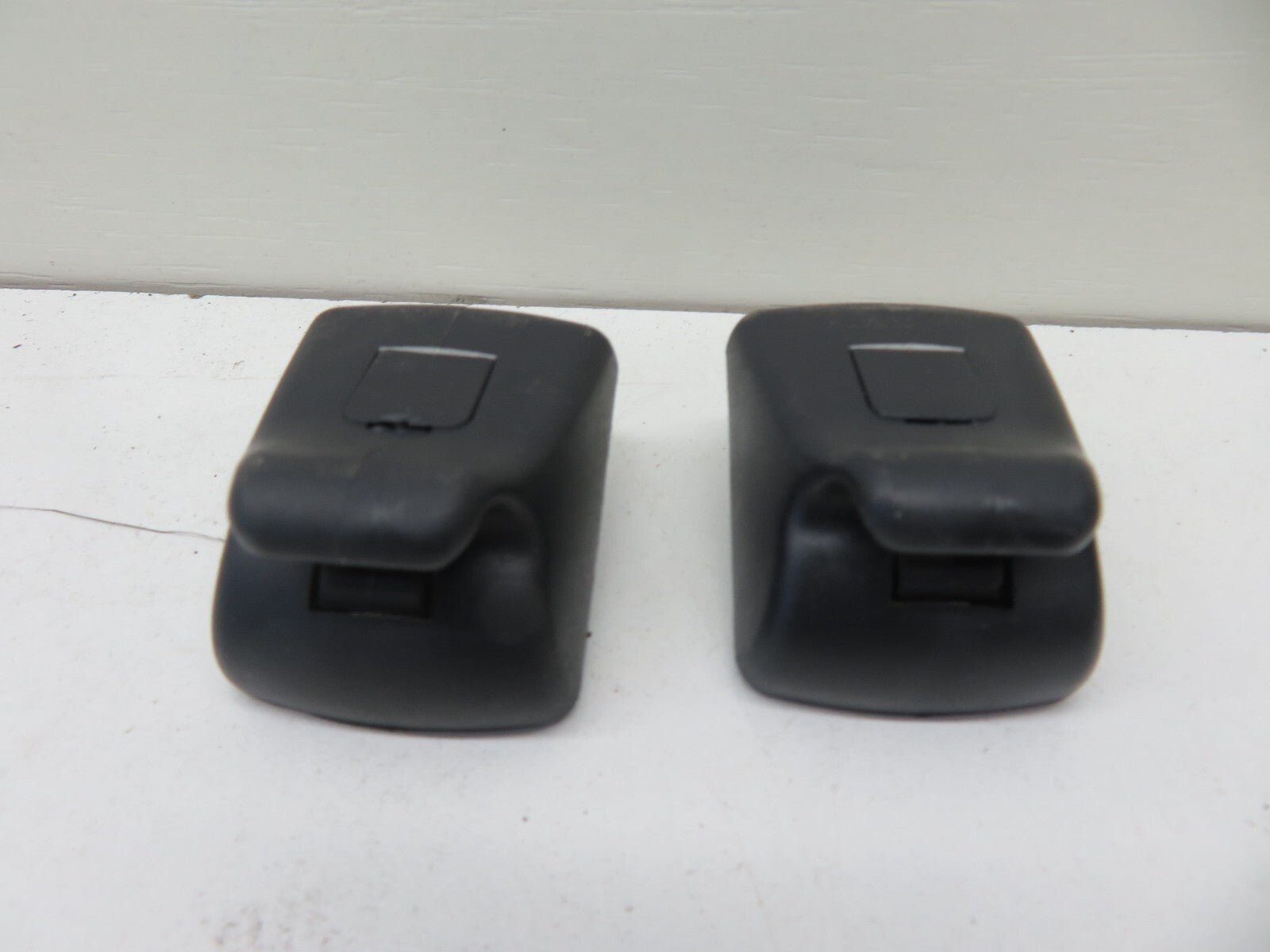 FORD FOCUS ST SUN VISOR HOLDER TRIM CLIPS 2006-2010 1299-10