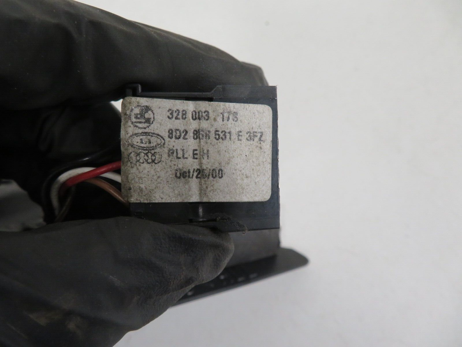 AUDI A4 1999-2001 NS PASSENGER DOOR WING MIRROR 8D2858531E MIX1411-2