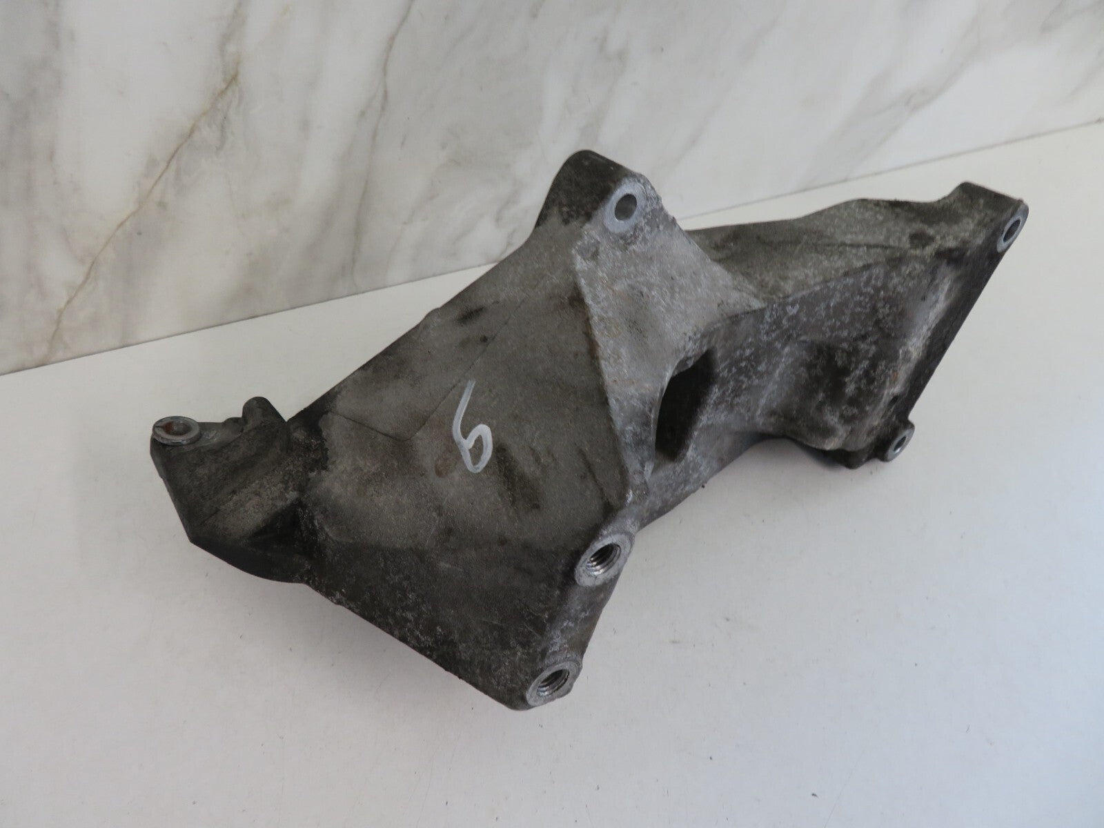 JAGUAR XF X250 ALTERNATOR MOUNT BRACKET 4R8Q-10239-DE 2008-2016 1241-6