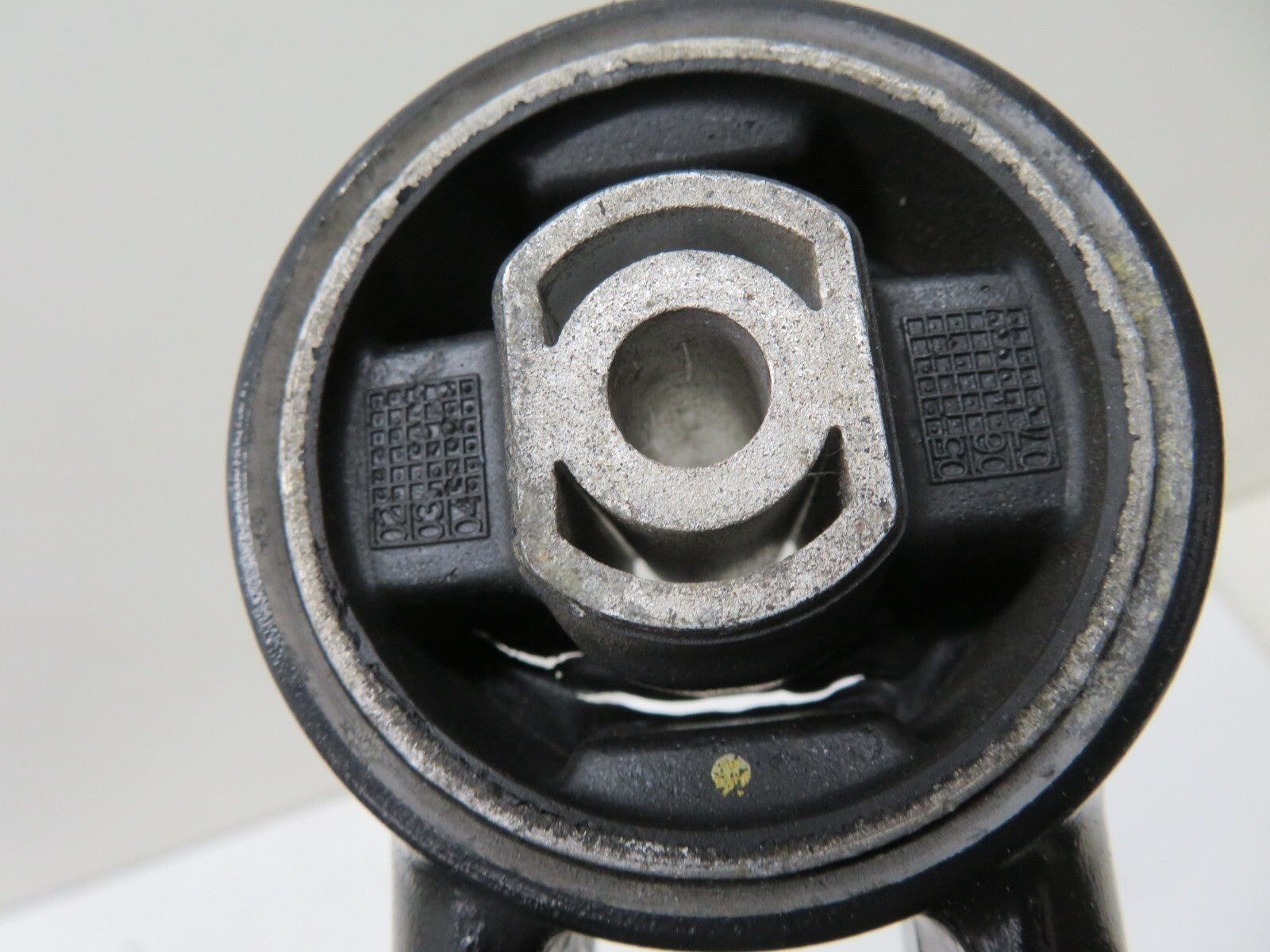 PORSCHE CAYENNE 955 UPPER ENGINE SUPPORT MOUNT 2003-2006 1718-15