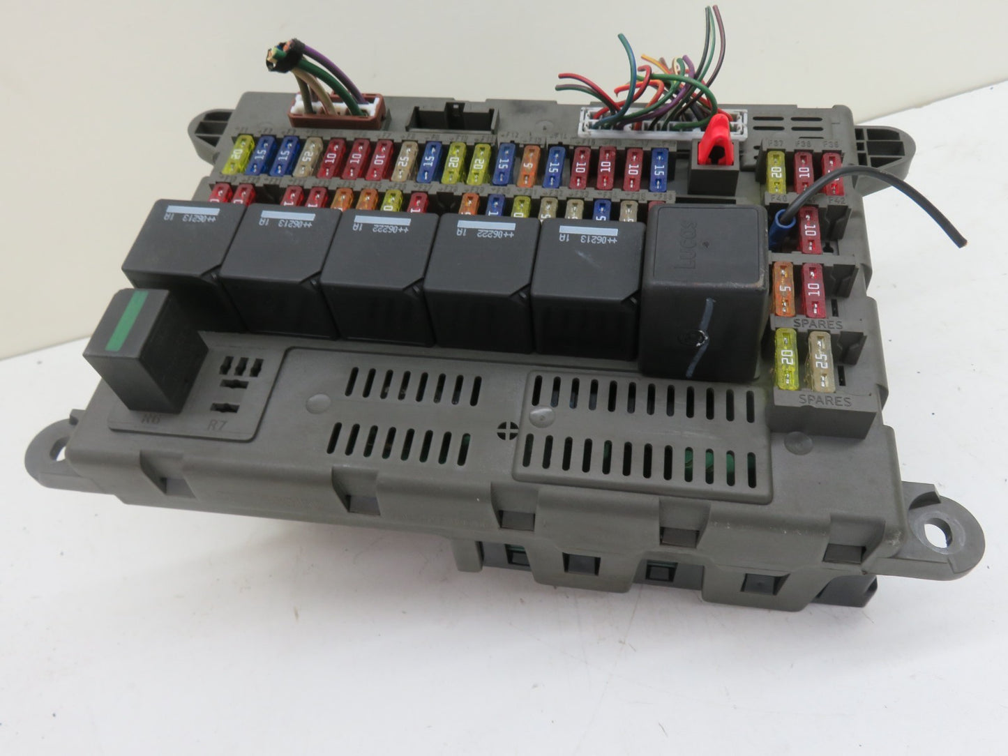 LAND ROVER FREELANDER 1 BODY CONTROL MODULE FUSE BOX YWC500211 1997-2006 1500-3