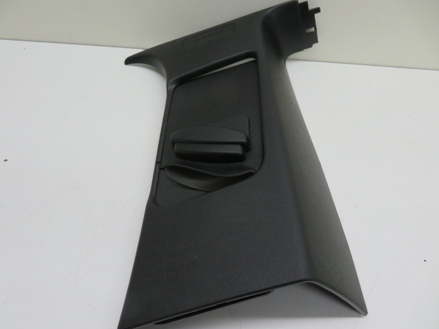 FORD FOCUS MK2 ST225 OS DRIVER B PILLAR TRIM 4M51-B24582-A 2006-2010 1654-2