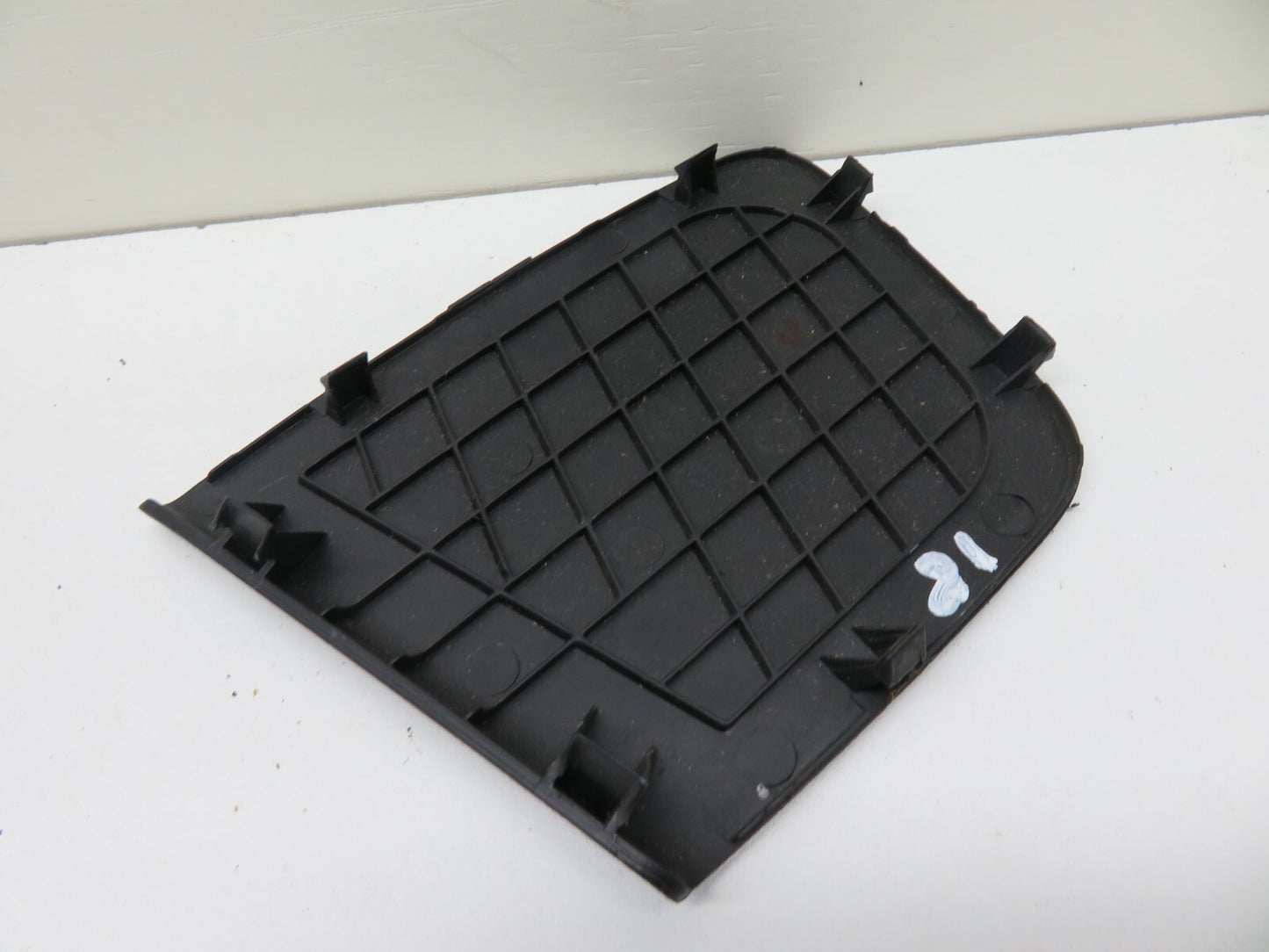 HYUNDAI I40 NS PASSENGER REAR LIGHT ACCESS TRIM 2011-2015 A581-18