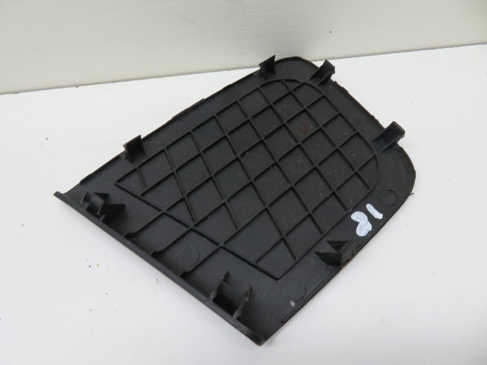 HYUNDAI I40 NS PASSENGER REAR LIGHT ACCESS TRIM 2011-2015 A581-18