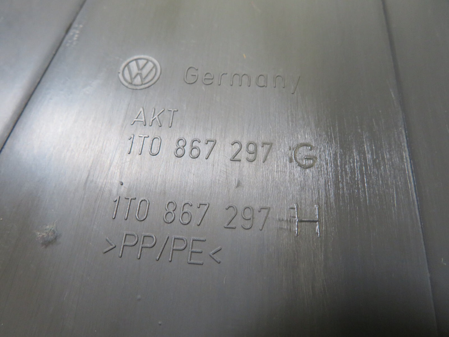 VOLKSWAGEN VW TOURAN LH NS PASSENGER B PILLAR TRIM 1T0867297 2003-2009 NO3