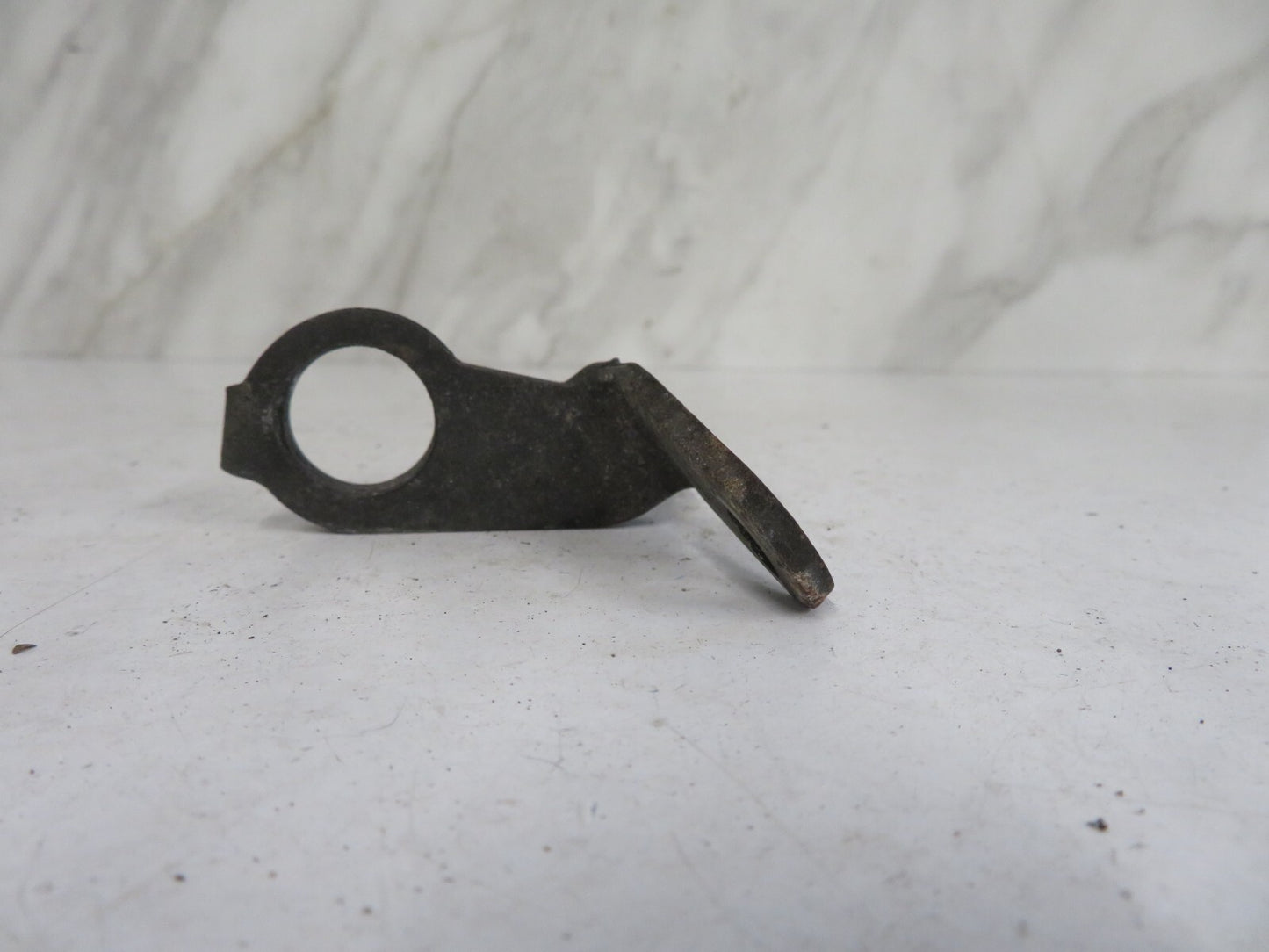 FORD KA MK2 ENGINE HOOK BRACKET 2008-2015 1524-9