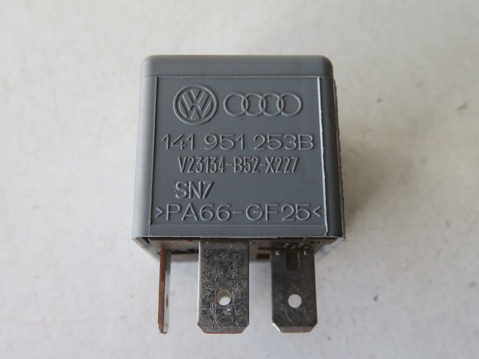 VOLKSWAGEN VW TOURAN 53 RELAY 141951253B 2003-2010 AMS1325