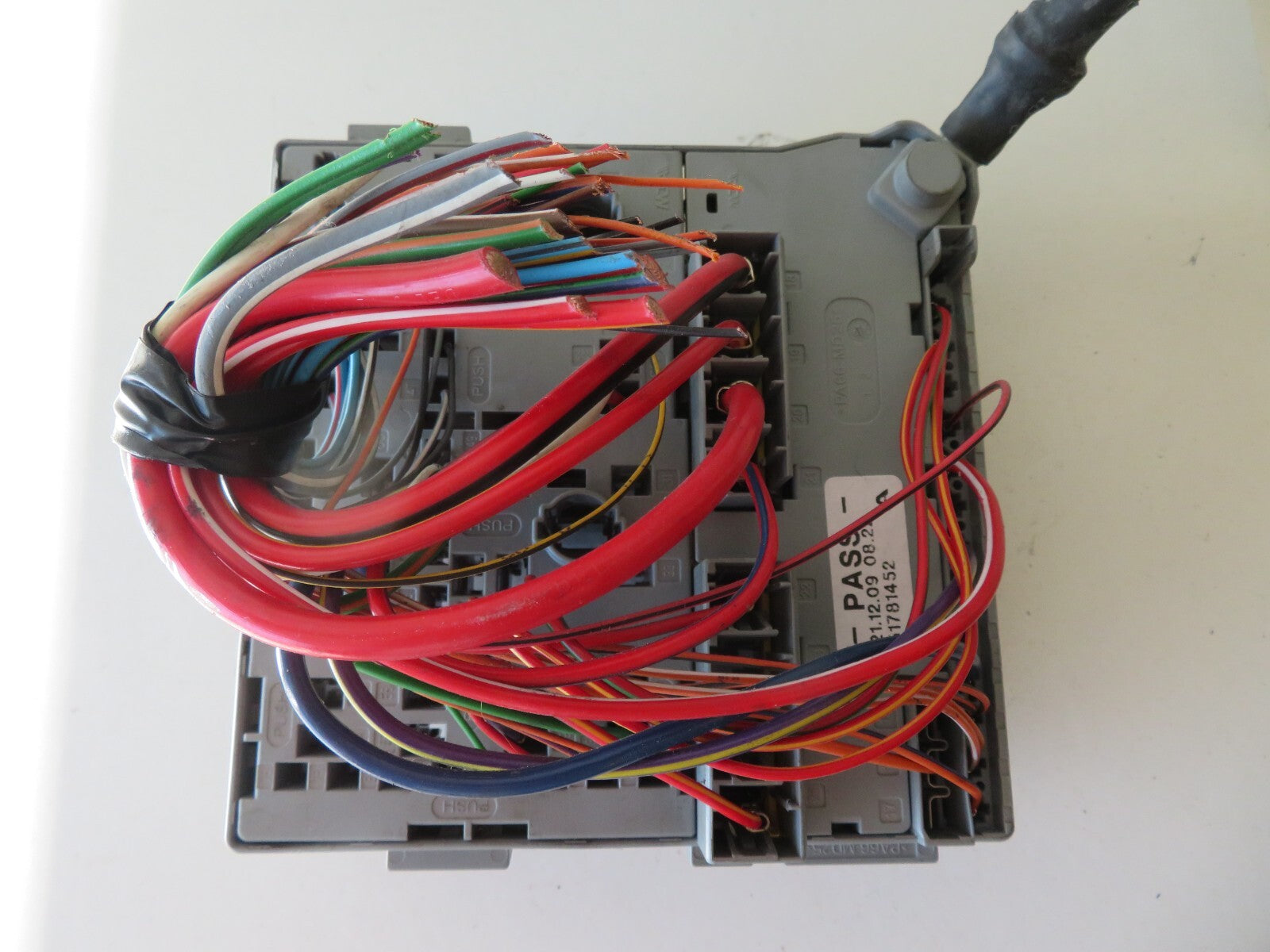 FORD KA 1.2 PETROL ENGINE BAY FUSE BOX 2008-2016 AMS1625