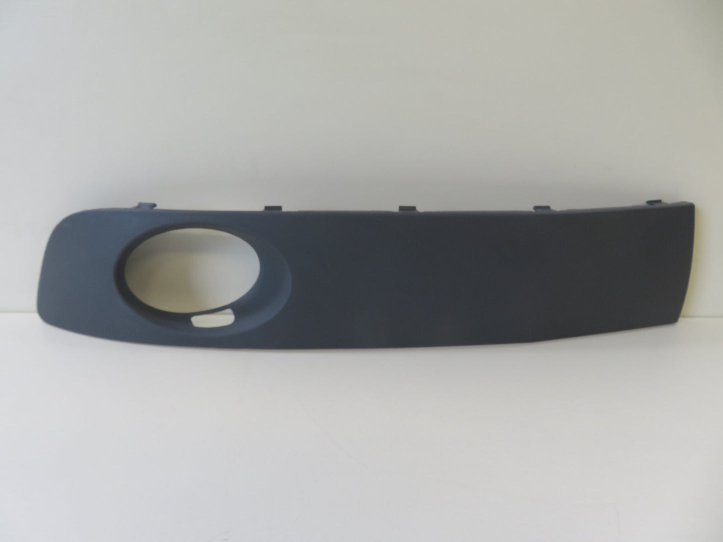 LH PASSENGER NS FRONT BUMPER GRILLE FOG SURROUND FOR VW TRANSPORTER 2003-2015