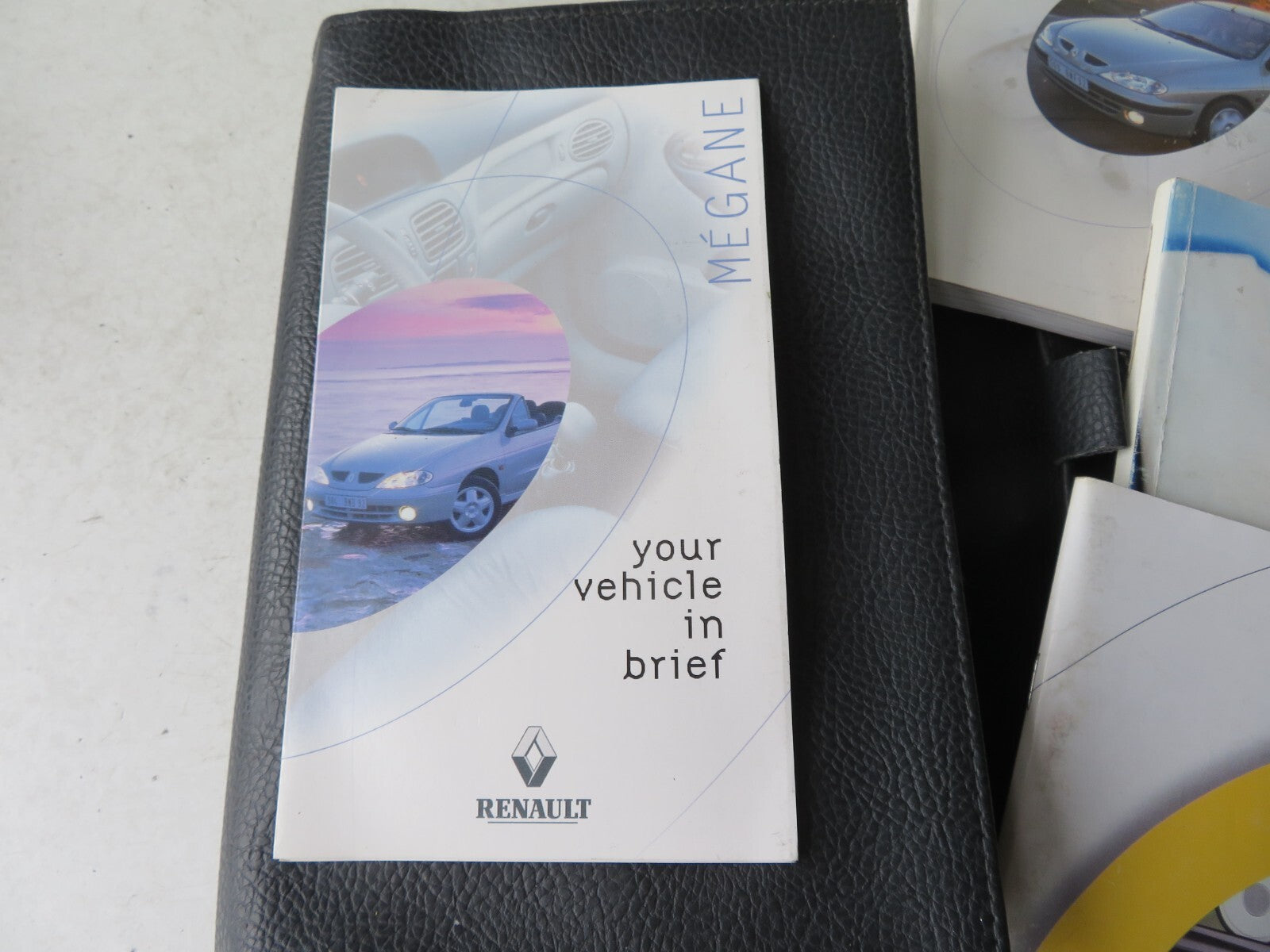 RENAULT MEGANE MK1 OWNERS MANUAL WITH FOLDER 1999-2002 A1117-17