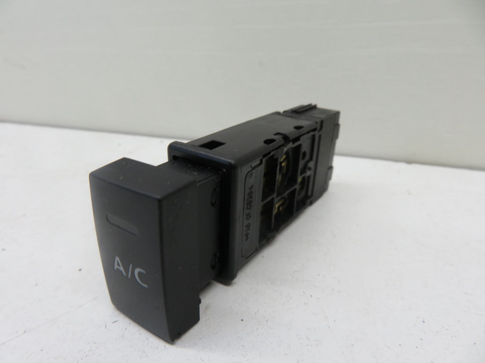 LAND ROVER FREELANDER 1 A/C SWITCH YUC500300 2004-2006 1752-13