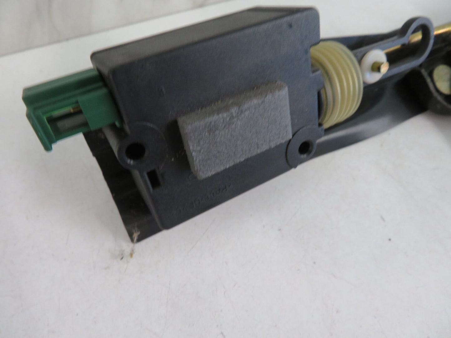 AUDI TT MK1 REAR TAILGATE BOOT LOCK CATCH 8N0827505E VWMIX1730-11