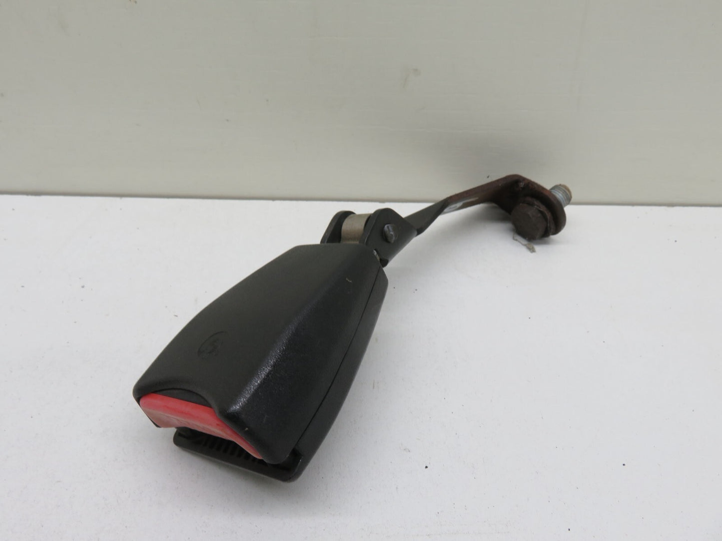 BMW E36 CONVERTIBLE REAR LEFT SEAT BELT BUCKLE 8119127 1991-1998 1756-6