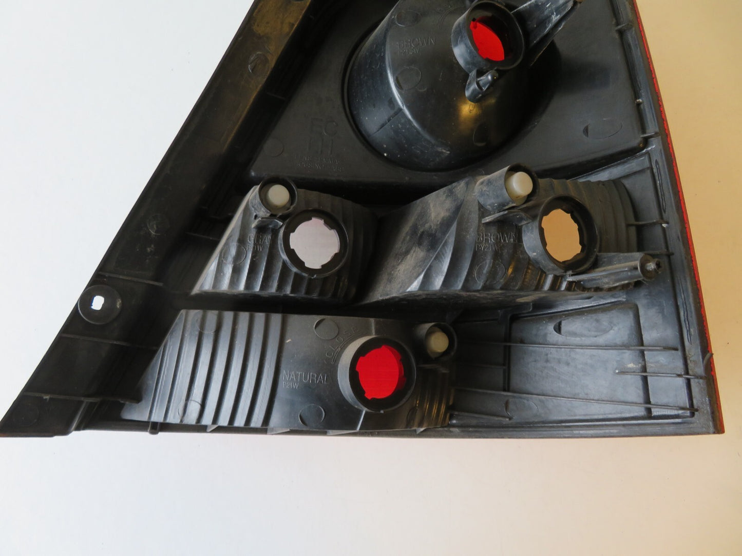 KIA SORENTO NS REAR TAIL LIGHT 2002-2006