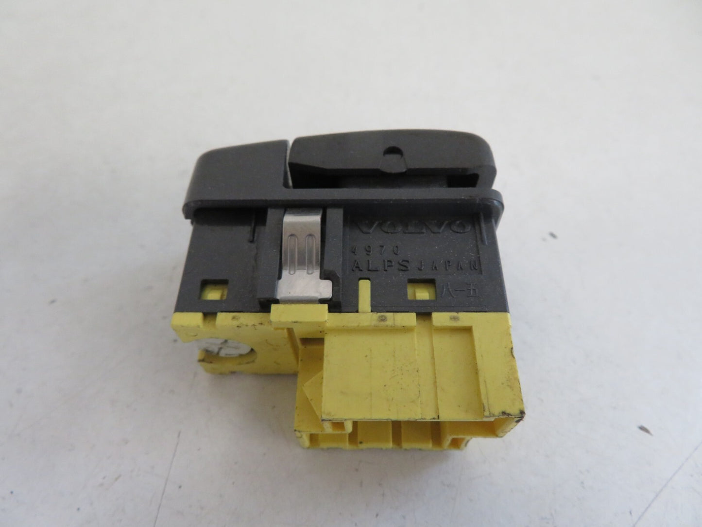 VOLVO C70 FRONT FOG LIGHT SWITCH 9162961 1996-2004 MIX1533-18