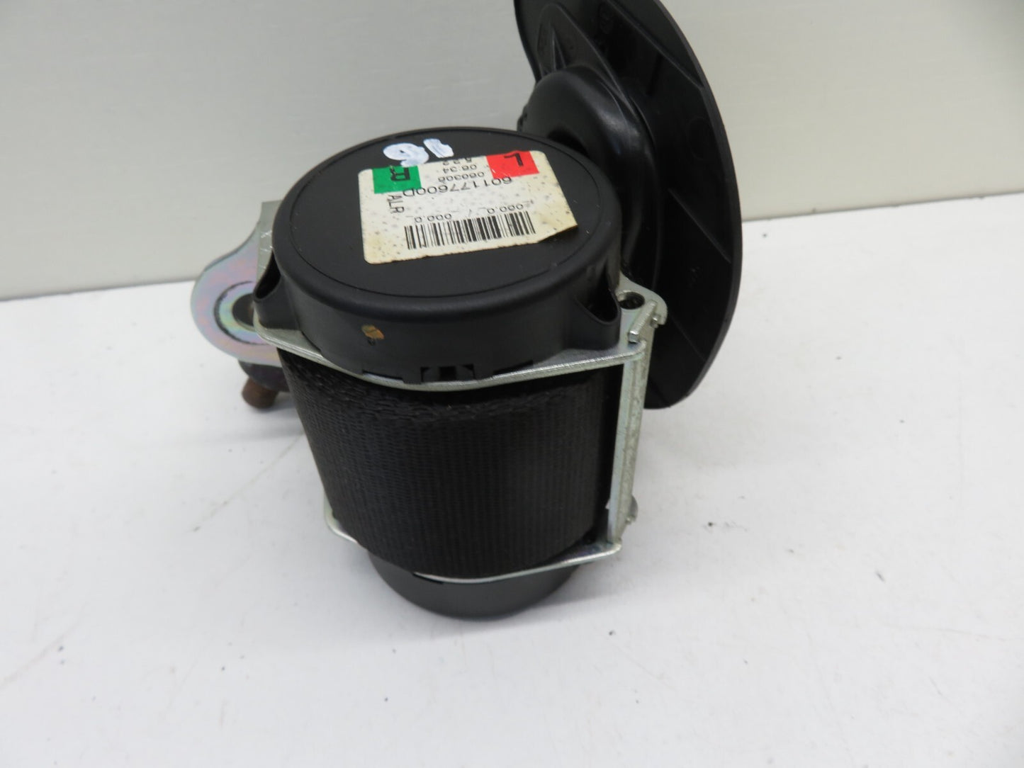 LAND ROVER FREELANDER 1 REAR SEAT BELT 601177600D 1997-2006 1730-16