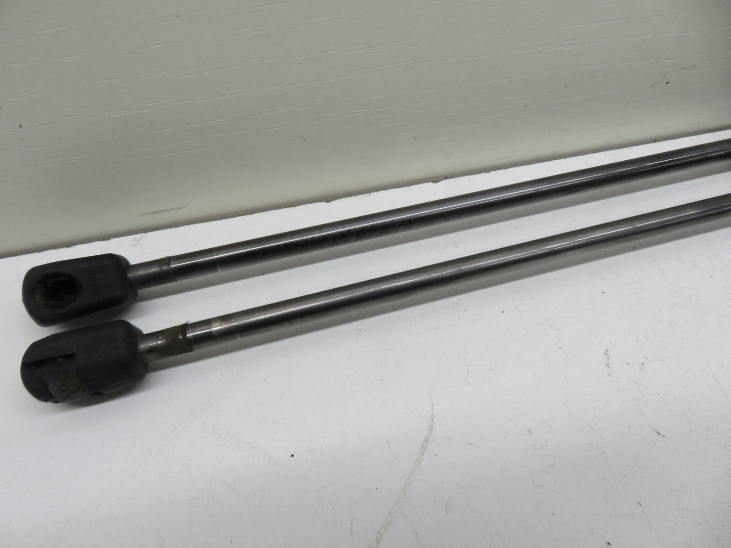 FORD FIESTA MK7 ST180 TAILGATE BOOT STRUTS PAIR 2013-2017 1549-10