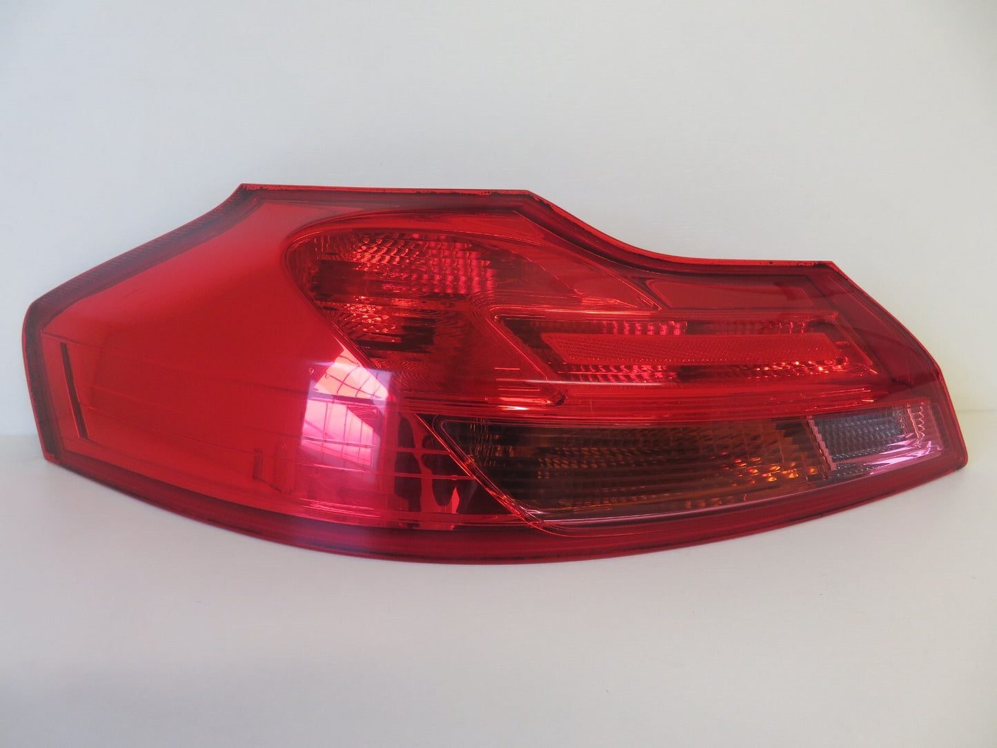 VAUXHALL INSIGNIA ESTATE NSR PASSENGER TAIL LIGHT 13277877 2008-2013 OSBK1731