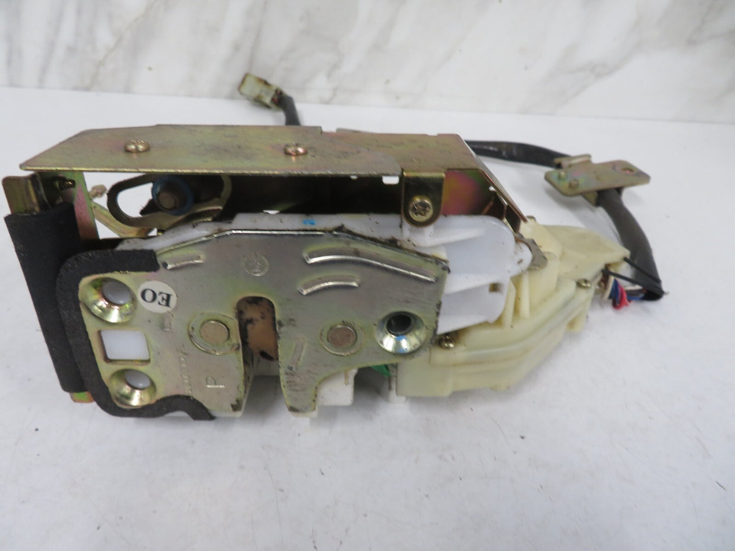 HONDA CRV MK2 OSR DOOR LOCK CATCH 2002-2006 1624-3